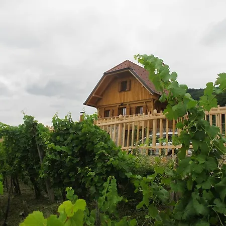 Zidanica Ravbar Hébergement de vacances *