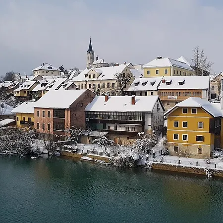 Zidanica Ravbar * Ursna Sela