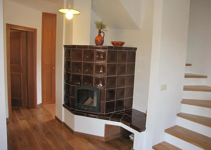 Zidanica Ravbar * Ursna Sela